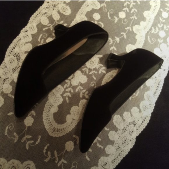 PRIVATE COLLECTION ♡ Absolutely Gorgeous EXPRESSO Black Velvet Heels 5.5B - Picture 8 of 17